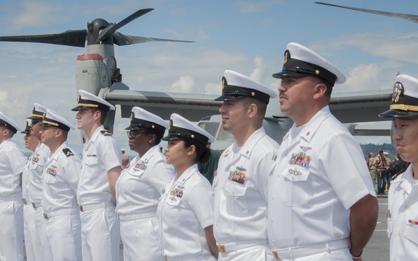 USS Somerset (LPD 25) Arrives At Seattle Seafair Fleet Week
