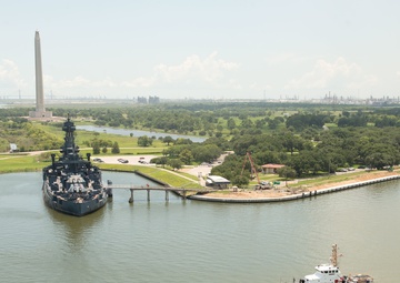 Coast Guard Cutter Manowar Patrols Houston Ship Channel