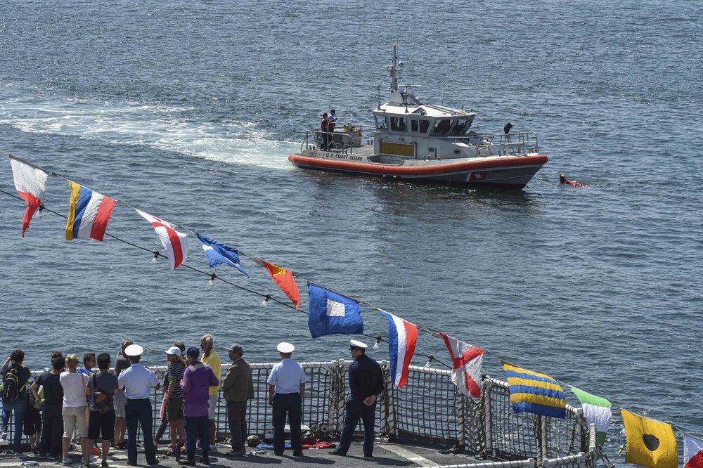 Coast Guard 13th District SAR demonstration at Seattle Seafair