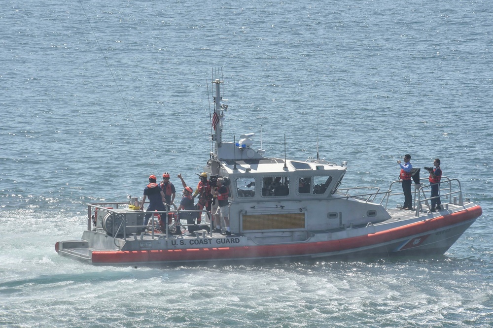 Coast Guard 13th District SAR demonstration at Seattle Seafair