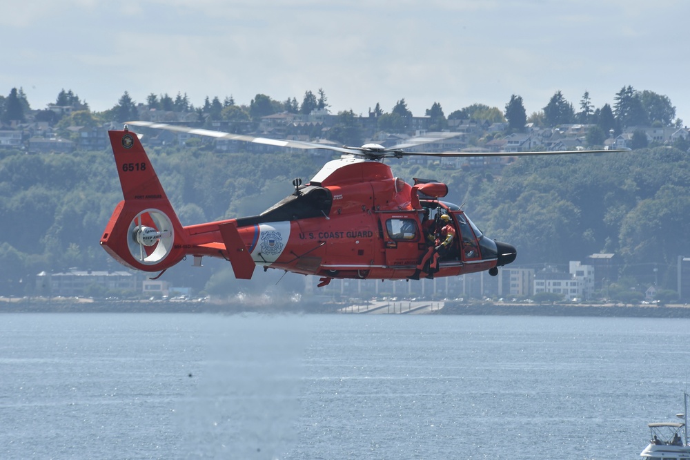 Coast Guard 13th District SAR demonstration at Seattle Seafair