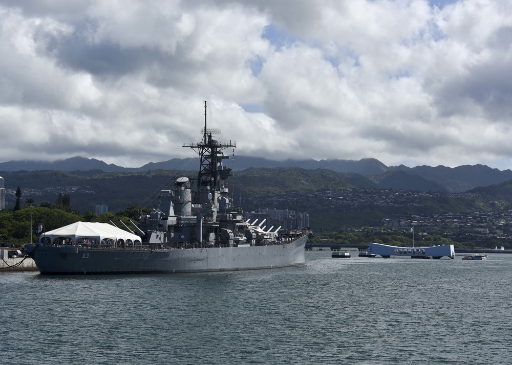Battleship USS Missouri (BB 63) Memorial and the USS Arizona (BB 39) Memorial - RIMPAC 2016