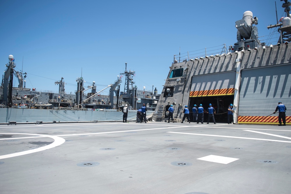 USS Coronado (LCS 4) conducts a replenishment at sea during RIMPAC 2016