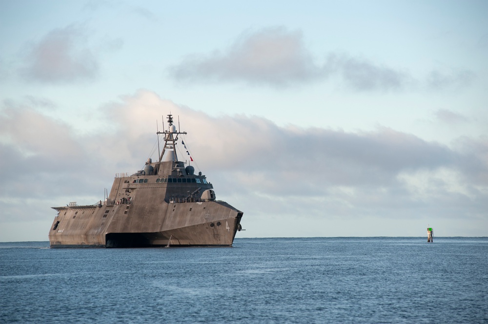 USS Coronado (LCS 4) arrives at Joint Base Pearl Harbor-Hickam during RIMPAC 2016