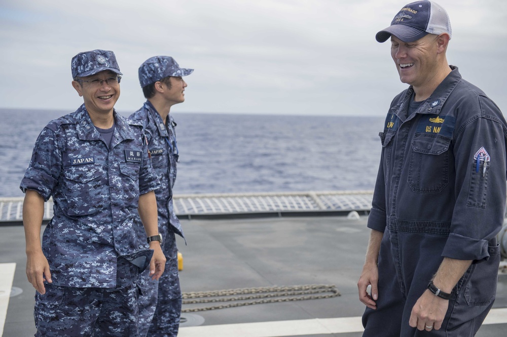 Admiral Manabe visits USS Coronado (LCS 4) during RIMPAC