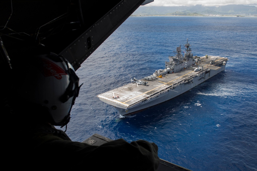 USS America conducts Flight Operations with VMM 165