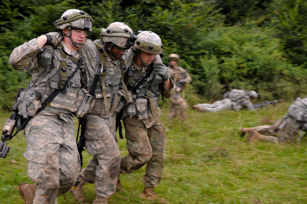 Soldiers stage patrols, attacks during training in Romania