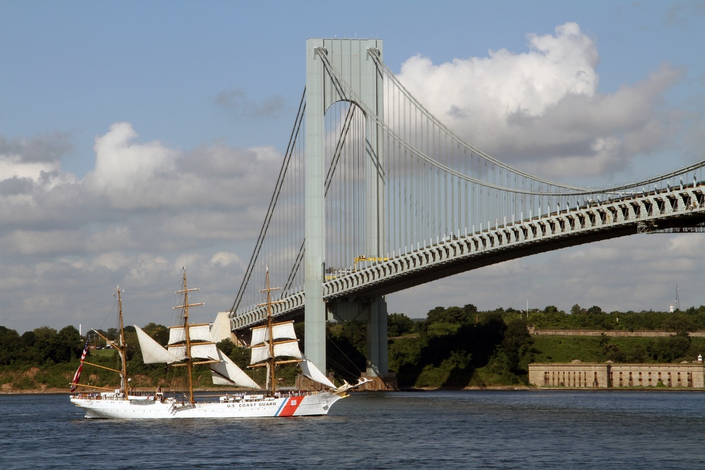 U.S. Coast Guard Cutter Eagle Enters N.Y. harbor