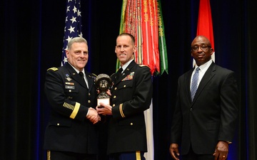 Army Reserve Medical Logistics Officer Receives MacArthur Leadership Award