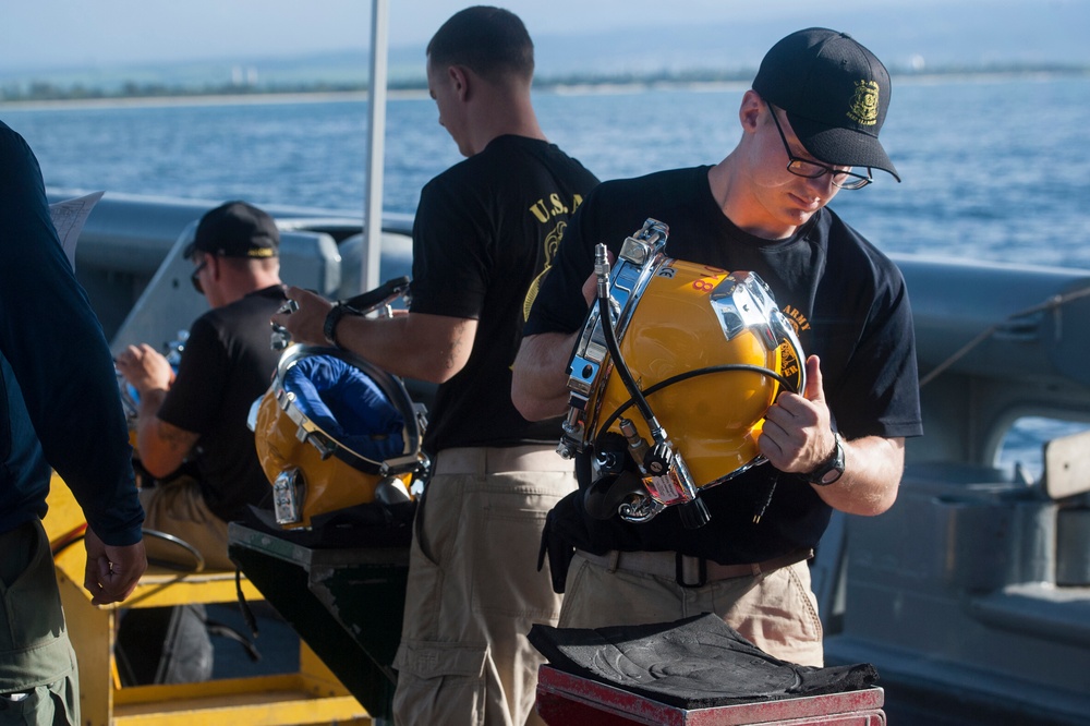 Army Soldiers dive depths of RIMPAC with joint partners