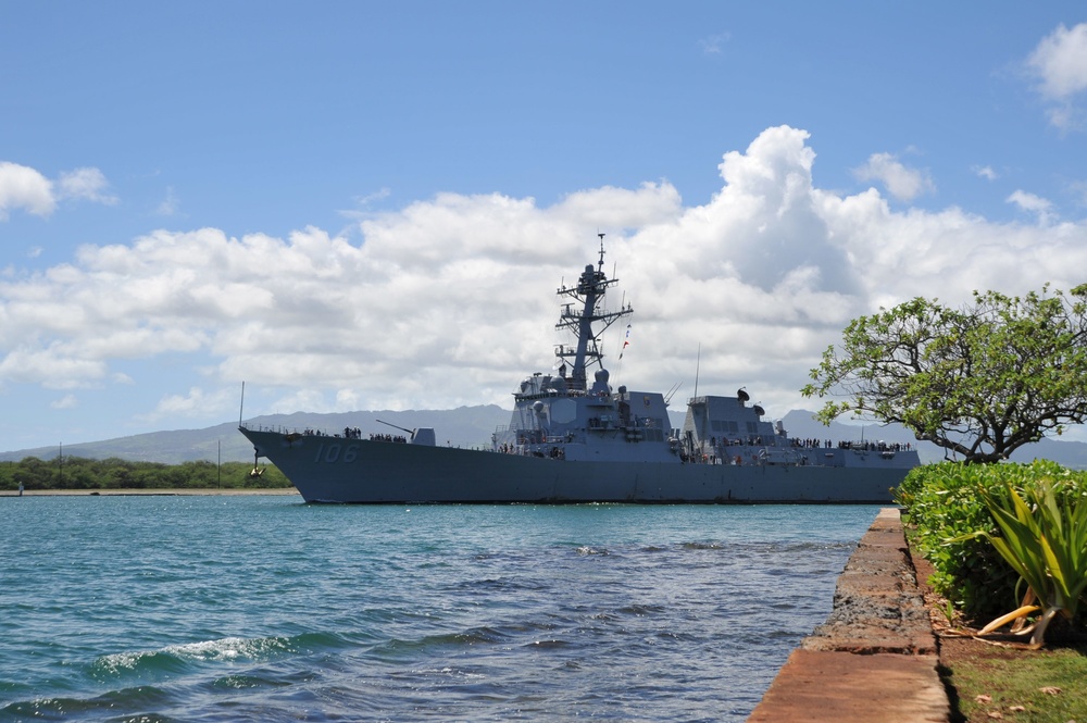 Guided-Missile Destroyer USS Stockdale (DDG 106) Departs Joint Base Pearl Harbor-Hickam Following the Conclusion of RIMPAC 2016