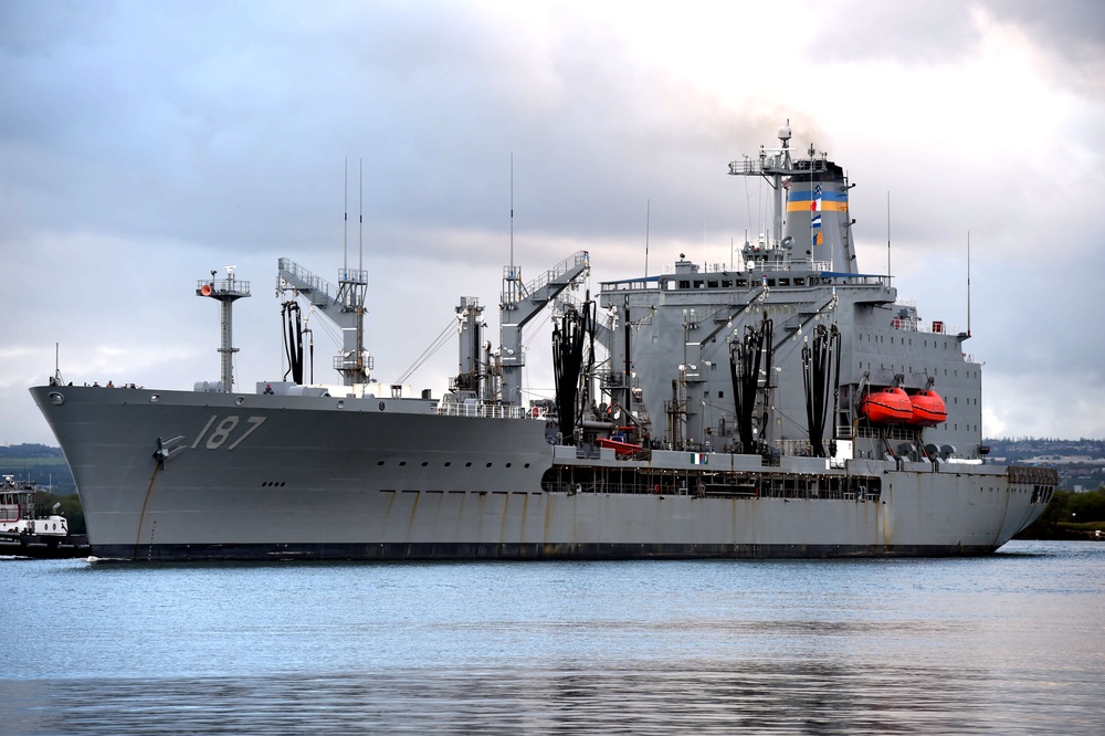 Military Sealift Command Fleet replenishment oiler USNS Henry J. Kaiser (T-AO 187) departs Joint Base Pearl Harbor-Hickam following the conclusion of Rim of the Pacific 2016.