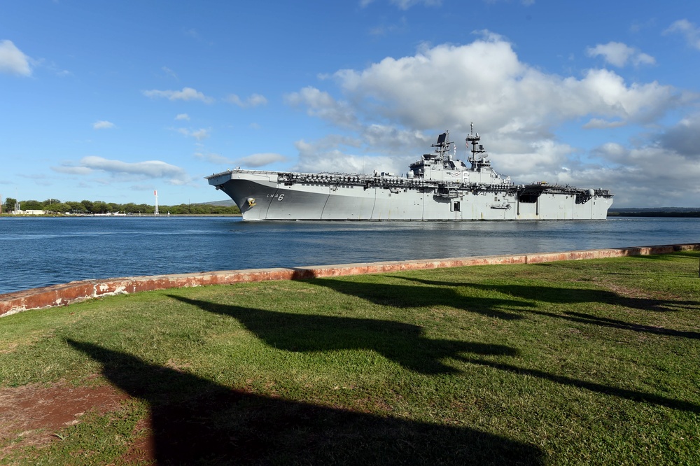 Amphibious assault ship USS America (LHA 6) departs Joint Base Pearl Harbor-Hickam following the conclusion of Rim of the Pacific 2016.
