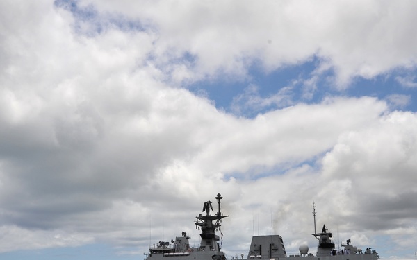 Indian Navy Shivalik-Class Stealth Frigate INS Satpura (F48) Departs Joint Base Pearl Harbor-Hickam Following the Conclusion of RIMPAC 2016