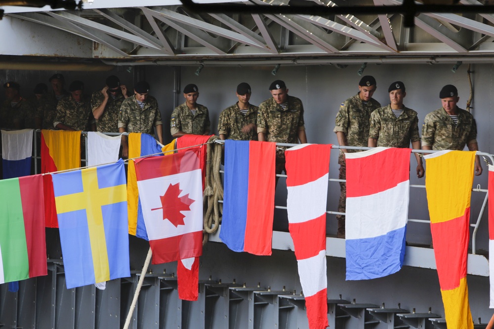 U.S., Ukraine Forces Show Appreciation During Sea Breeze Closing Ceremony