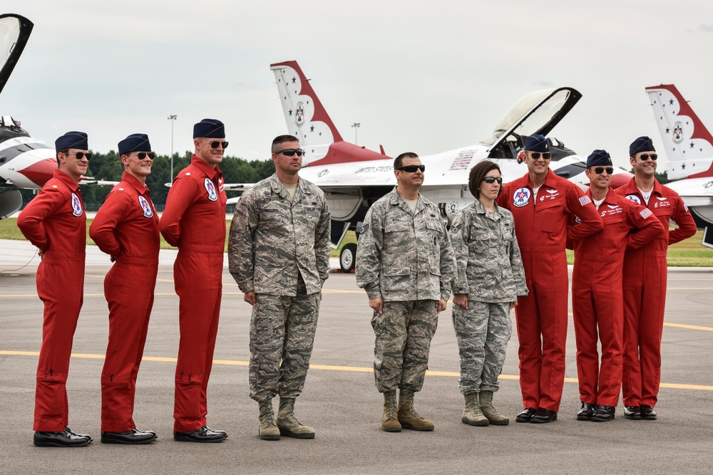 Thunderbirds at Toledo Air Show 2016