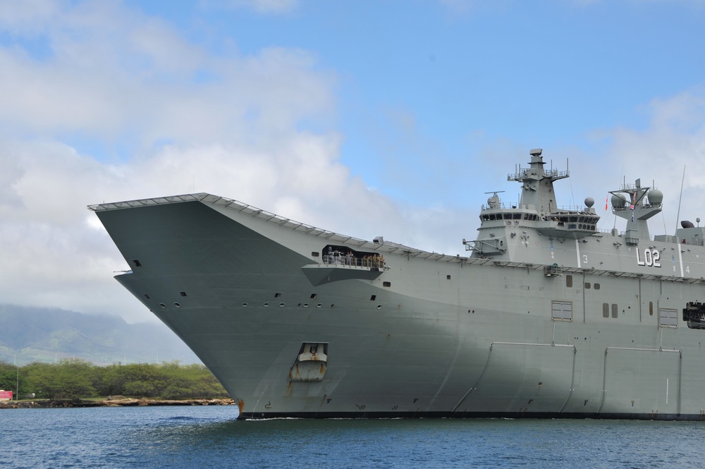 Royal Australian Navy Canberra Class Amphibious Ship HMAS Canberra (L02) Departs Joint Base Pearl Harbor-Hickam Following the Conclusion of RIMPAC 2016