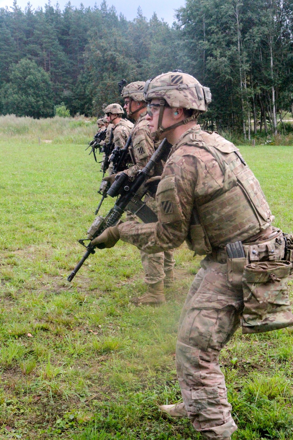 Speed and Power Soldiers conduct reflexive fire training in Estonia