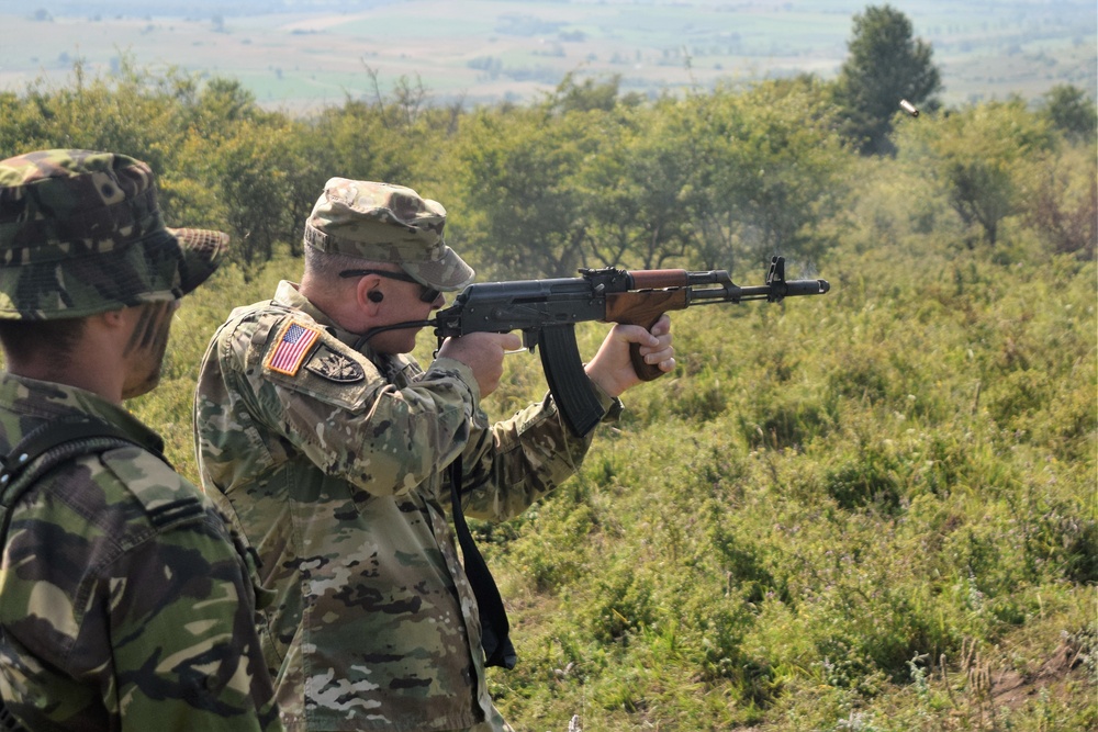 Lieutenant General Timothy Kadavy visits Tennessee, Alabama Army National Guard in Romania