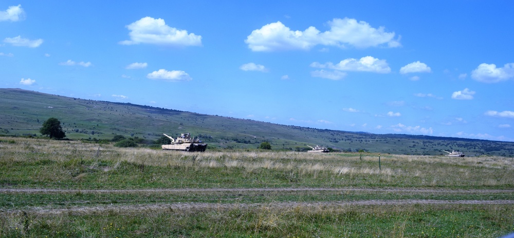 Lieutenant General Timothy Kadavy visits Tennessee, Alabama Army National Guard in Romania