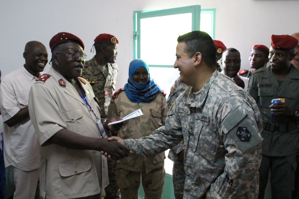 Chadian general congratulates Army Reserve medical personnel at Chadian hospital