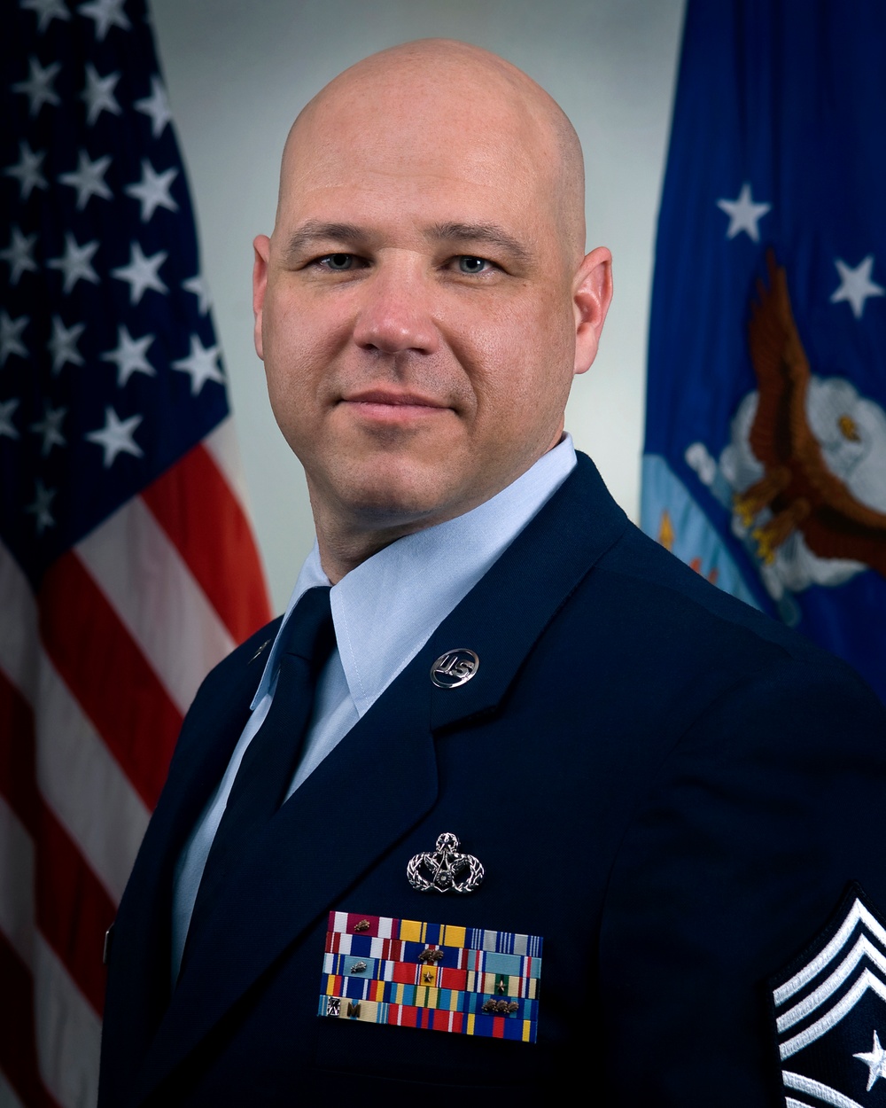 Service before self: Grissom command chief saves life