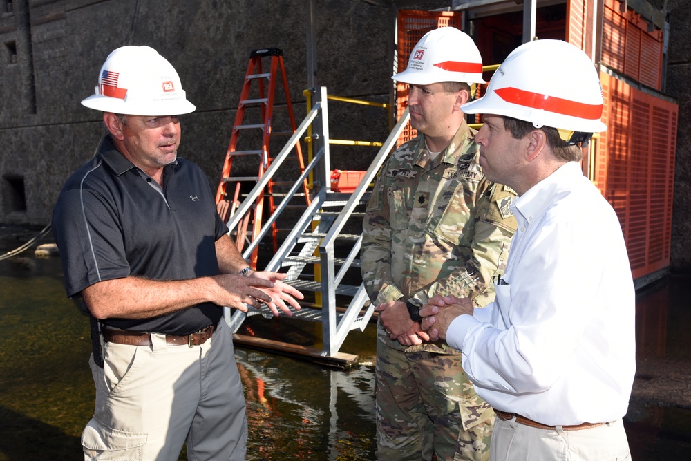 Congressman gets close look at dewatered Chickamauga Lock