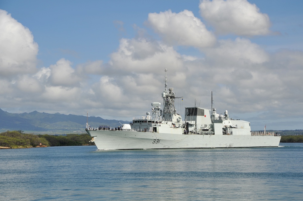 Royal Canadian Navy Halifax-Class Frigate Her Majesty’s Canadian Ship Vancouver (FFH 331) Departs Joint Base Pearl Harbor-Hickam Following the Conclusion of RIMPAC 2016