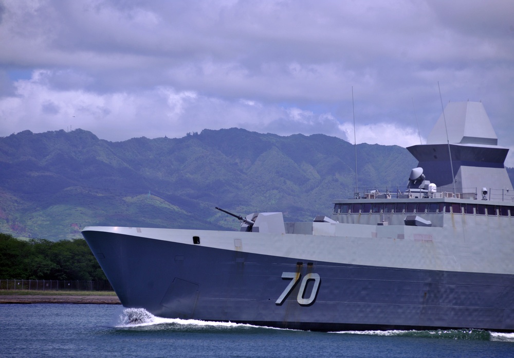 Republic of Singapore Navy Formidable-Class Guided-Missile Frigate RSS Steadfast (70) departs Joint Base Pearl Harbor-Hickam Following the Conclusion of RIMPAC 2016