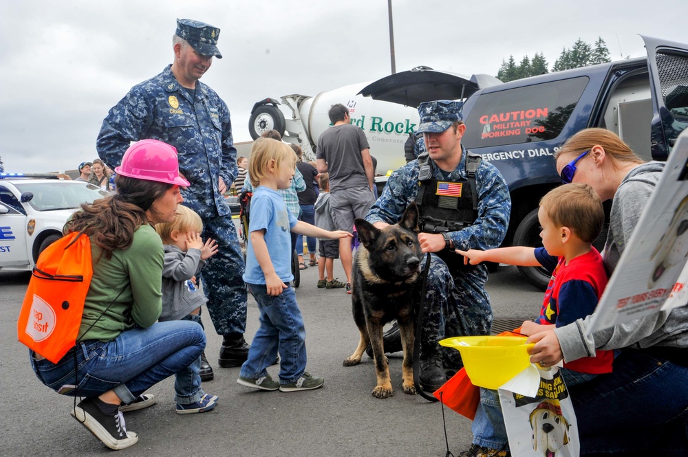 Poulsbo's Annual Touch-a-Truck Expo