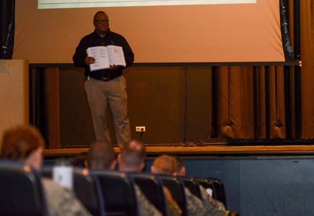 DoD members learn how to be voting assistance officers