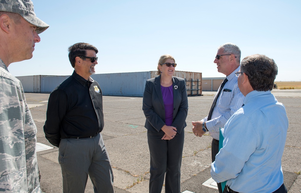 Mr. Randy Brown, SES (DIR, HQ AFCEC) Visits CEMIRT