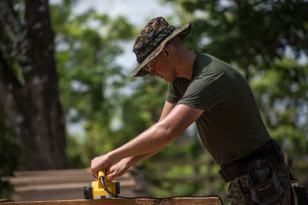 Marines, Honduran Soldiers Work Together On Engineering Projects