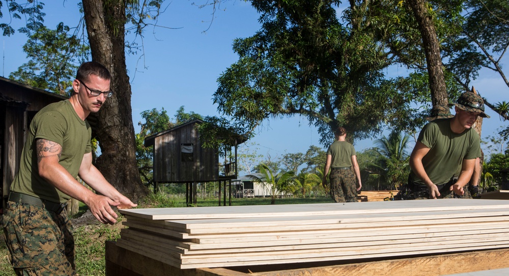 Marines, Honduran Soldiers Work Together On Engineering Projects