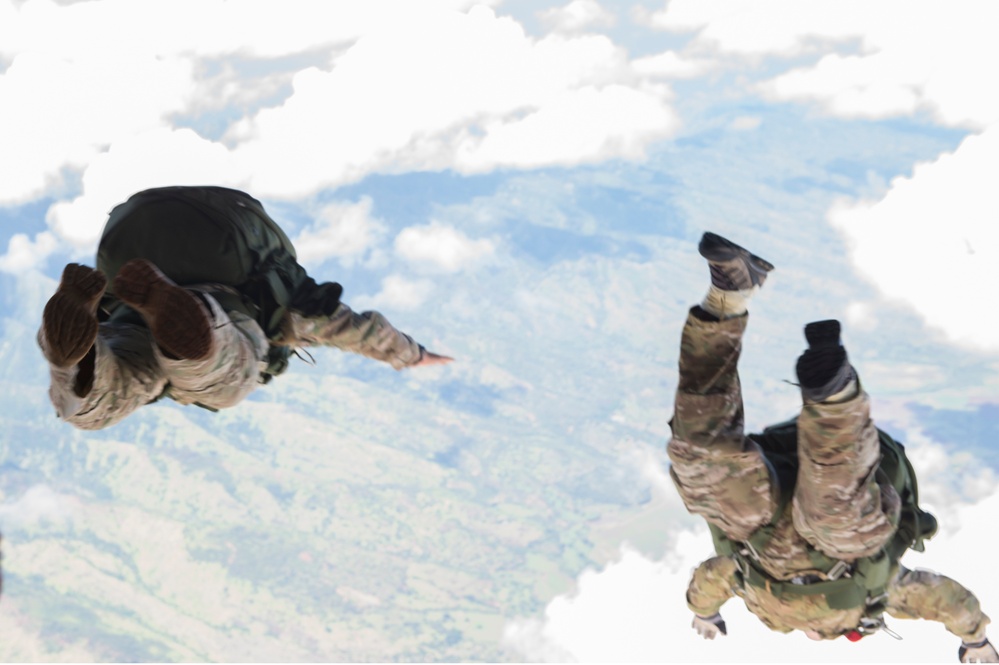 Special Operations Command Pacific Service Members Conduct Static Line and Free Fall Jumps Over Oahu