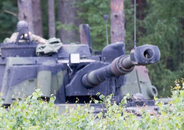 Flaming Thunder: Glory’s Guns Soldiers conduct capabilities demonstrations with allies