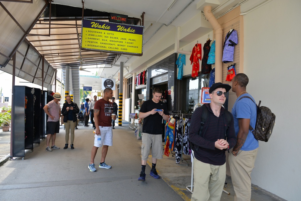 Navy Region Center Singapore welcomes USS Boxer (LHD-4)