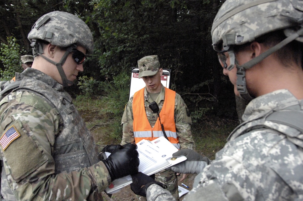 DVIDS - Images - 39th Transportation Battalion (MC) EFMB Litter Course ...