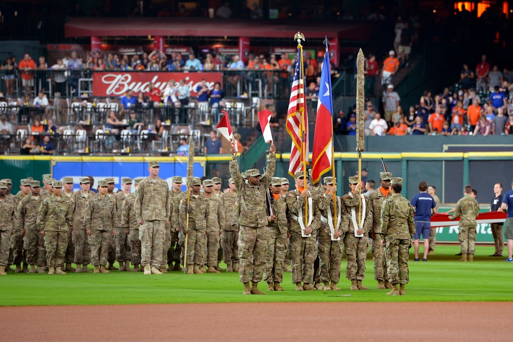 Houston welcomes home signal Guardsmen