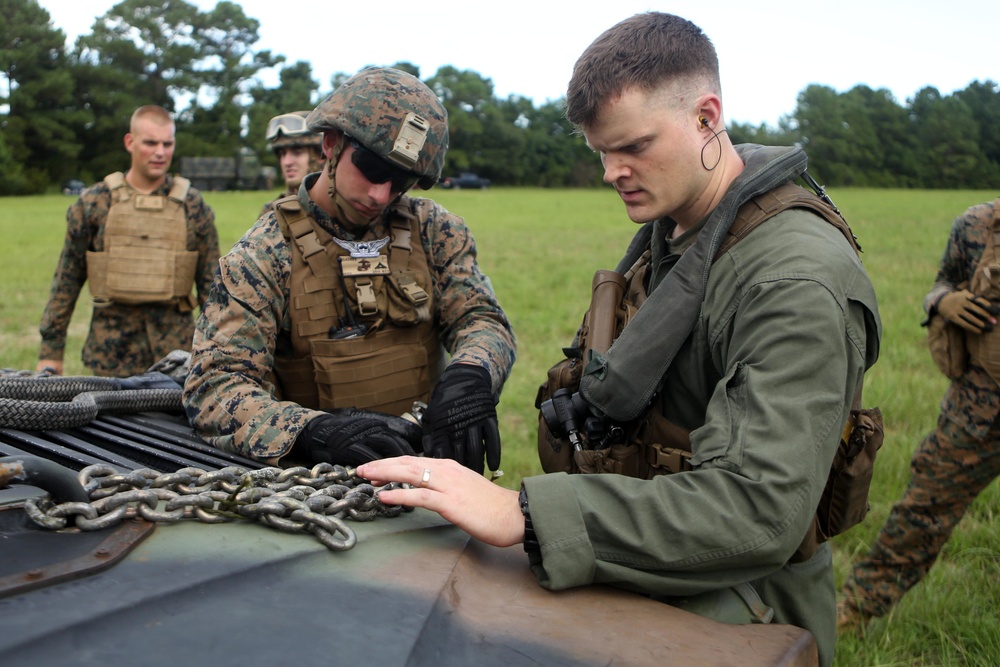 Marines with CLB-26 conduct HST training