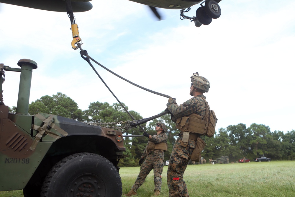 Marines with CLB-26 conduct HST training