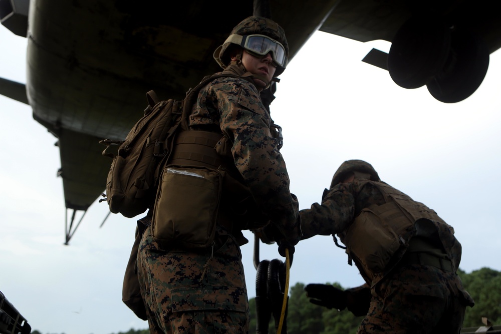 Marines with CLB-26 conduct HST training