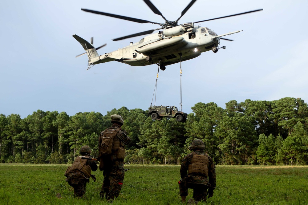 Marines with CLB-26 conduct HST training