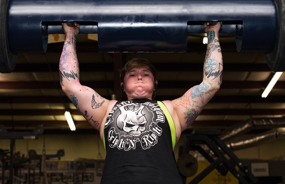 Out lifting the competition: Army Strongwoman trains for worlds