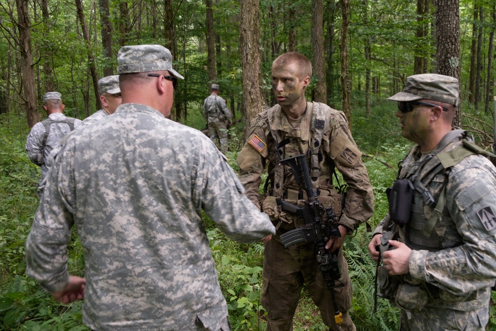 Indiana Adjutant General Visits Troops at Ft. Knox