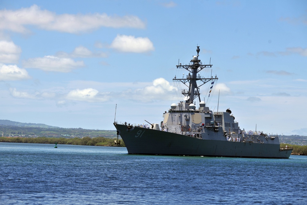 The Arleigh Burke-class destroyer USS Pinckney (DDG 91) Departs Joint Base Pearl Harbor-Hickam Following the Conclusion of RIMPAC 2016