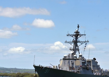 The Arleigh Burke-class destroyer USS Pinckney (DDG 91) Departs Joint Base Pearl Harbor-Hickam Following the Conclusion of RIMPAC 2016