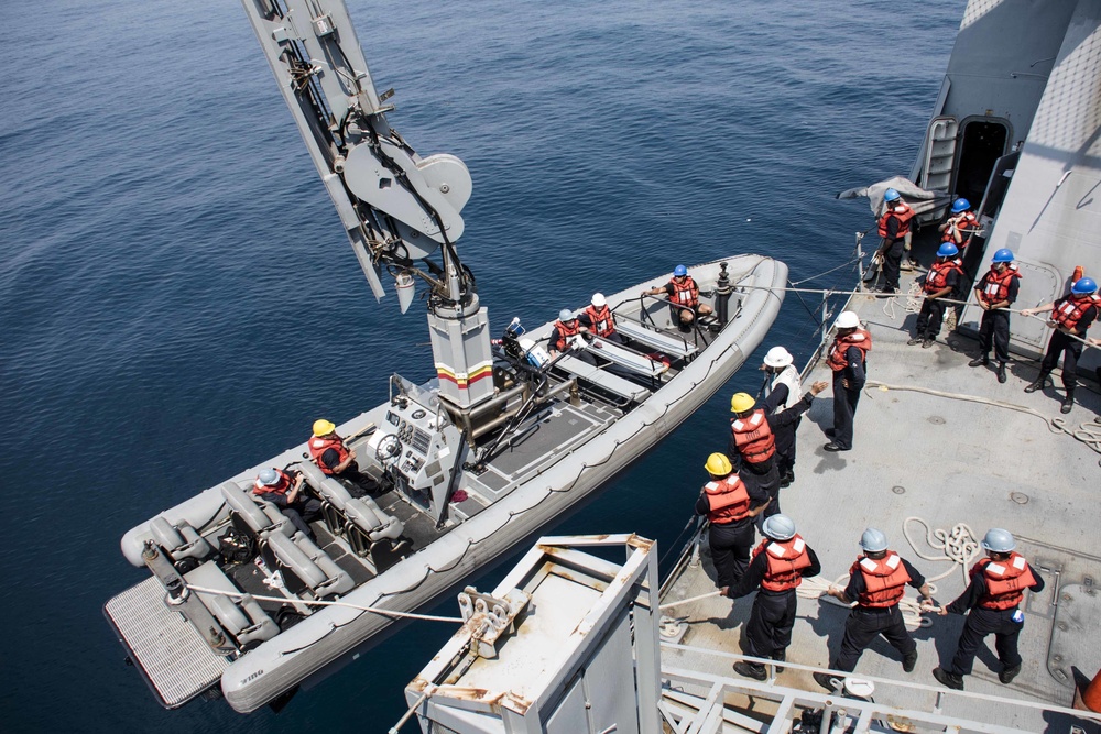 Green Bay Conducts Small Boat Ops