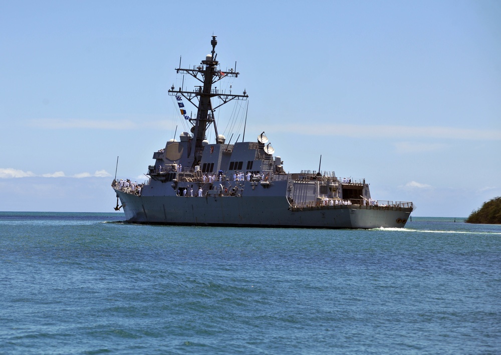 The Arleigh Burke-class destroyer USS Pinckney (DDG 91) Departs Joint Base Pearl Harbor-Hickam Following the Conclusion of RIMPAC 2016