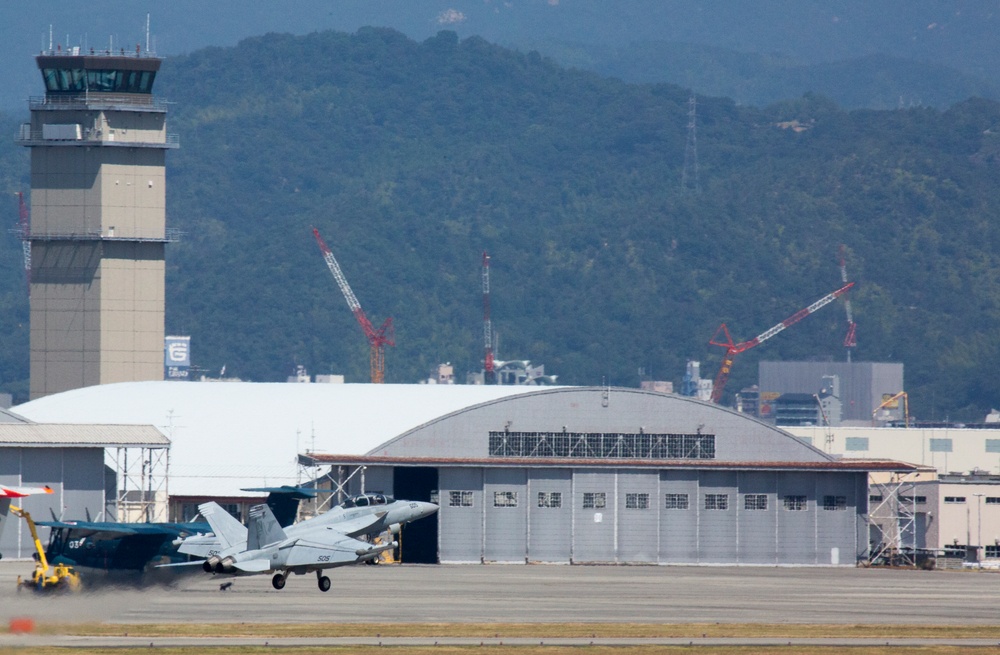 Growlers visit MCAS Iwakuni